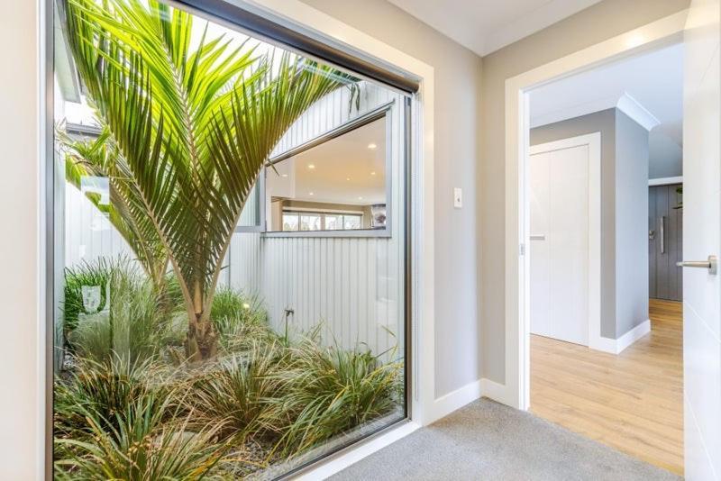 Summer Holiday 4 Bedrooms House In Hamilton With Pool And Spa 外观 照片