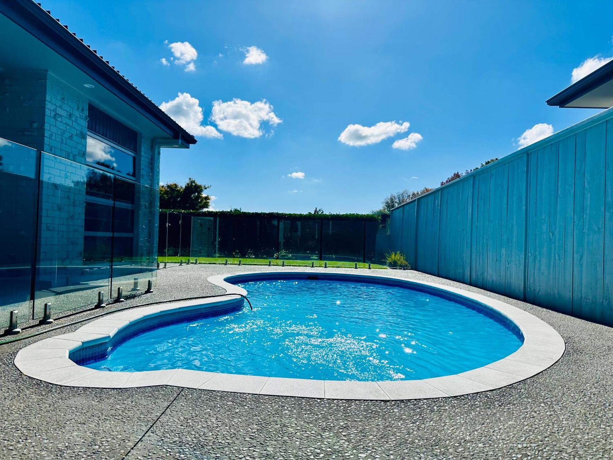 Summer Holiday 4 Bedrooms House In Hamilton With Pool And Spa 外观 照片