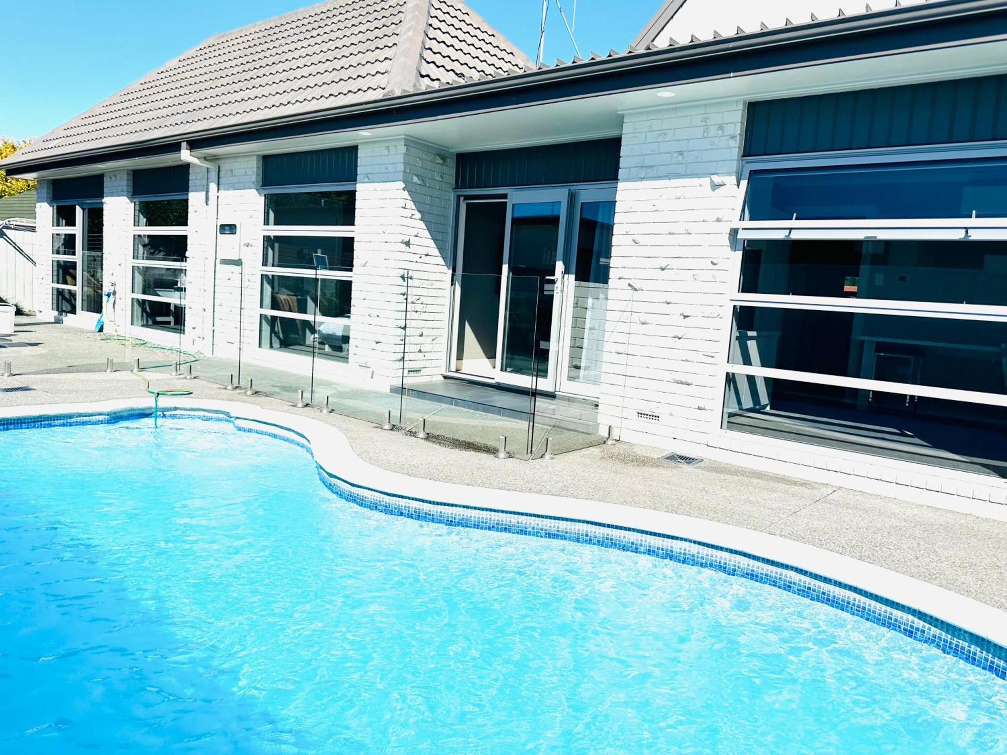Summer Holiday 4 Bedrooms House In Hamilton With Pool And Spa 外观 照片