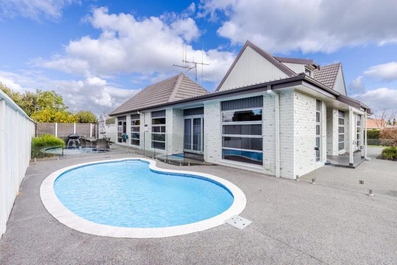 Summer Holiday 4 Bedrooms House In Hamilton With Pool And Spa 外观 照片